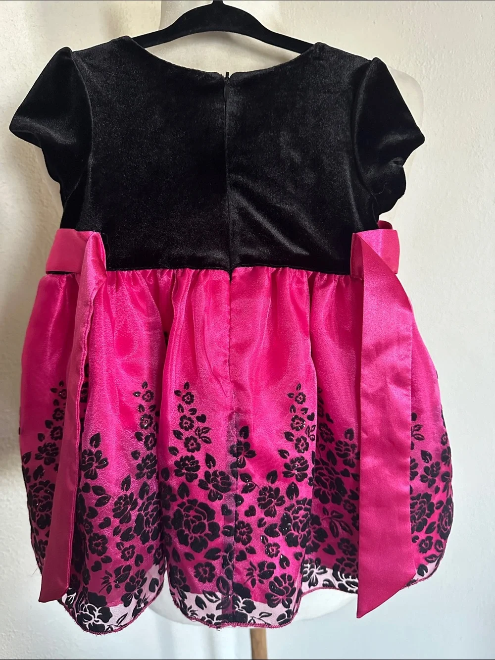 Love Black Velvet Baby Girl Dress with Pink And Floral Print Size 18 Months